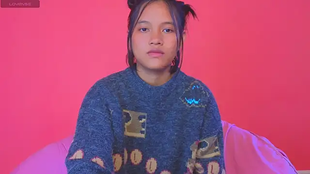 Snapshot of Natsu__ chatting on December 12, 2024, 1:43 am Natsu online show from December 12, 2024, 1:43 am