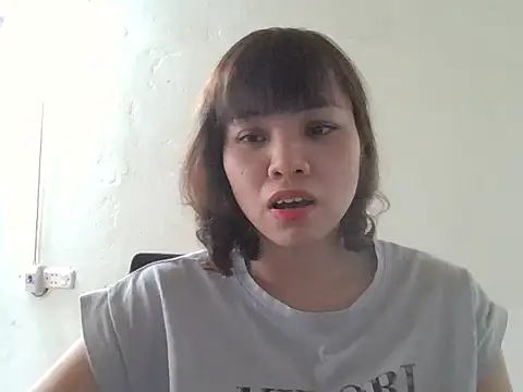 Angela-Eira online show from December 18, 2025, 9:03 am