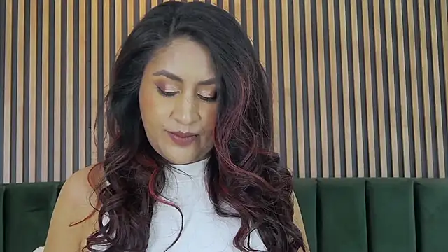 MonicaMoret online show from March 31, 2026, 12:29 pm