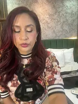 MonicaMoret online show from July 1, 2026, 12:27 pm