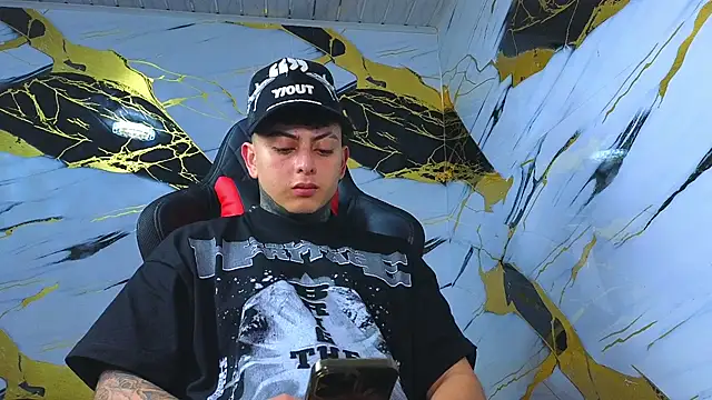 Snapshot of Kevin22_222 chatting on February 7, 2026, 6:10 am Kevin22 222 online show from February 7, 2026, 6:10 am