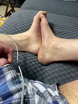 bighung1990 online show from April 2, 2026, 7:37 am