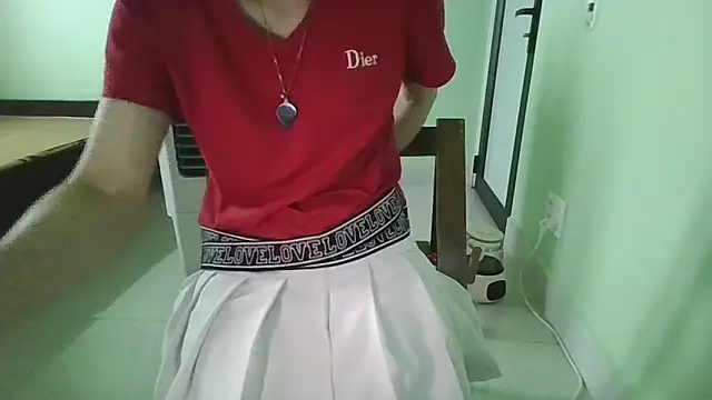 Snapshot of Luxcute286 chatting on October 17, 2025, 1:31 am Luxcute286 online show from October 17, 2025, 1:31 am