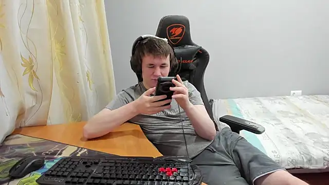 iliaskrislove online show from February 14, 2026, 1:39 am