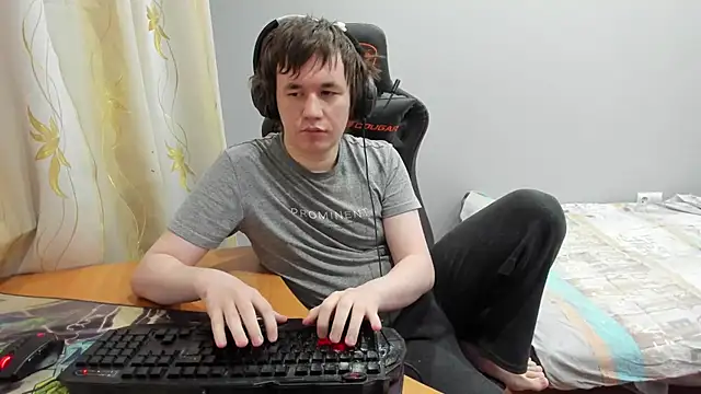 iliaskrislove online show from March 19, 2026, 4:18 pm