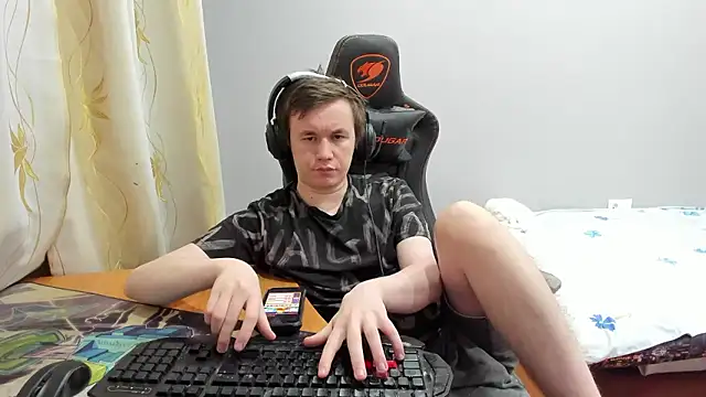 Snapshot of iliaskrislove chatting on January 14, 2026, 12:53 pm iliaskrislove online show from January 14, 2026, 12:53 pm