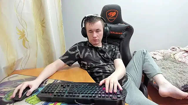 Snapshot of iliaskrislove chatting on November 7, 2025, 12:48 am iliaskrislove online show from November 7, 2025, 12:48 am