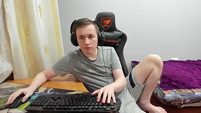 Snapshot of iliaskrislove chatting on December 17, 2025, 4:34 pm iliaskrislove online show from December 17, 2025, 4:34 pm