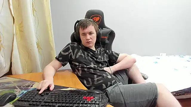 Snapshot of iliaskrislove chatting on January 14, 2026, 12:47 am iliaskrislove online show from January 14, 2026, 12:47 am