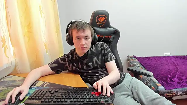 Snapshot of iliaskrislove chatting on December 22, 2025, 10:37 am iliaskrislove online show from December 22, 2025, 10:37 am