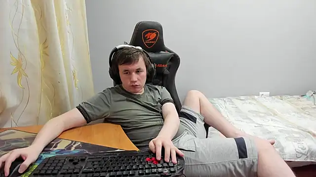 iliaskrislove online show from February 5, 2026, 1:56 am