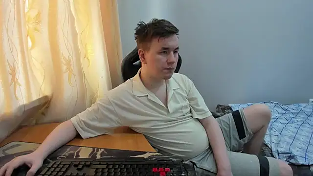 iliaskrislove online show from May 7, 2026, 5:22 am