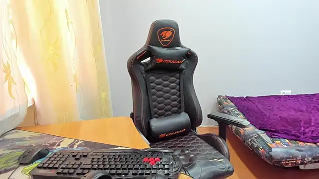 Snapshot of iliaskrislove chatting on December 21, 2025, 9:00 am iliaskrislove online show from December 21, 2025, 9:00 am