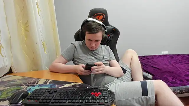 Snapshot of iliaskrislove chatting on December 16, 2025, 3:27 pm iliaskrislove online show from December 16, 2025, 3:27 pm