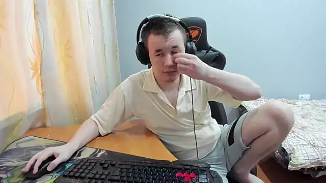 Snapshot of iliaskrislove chatting on November 10, 2025, 10:20 am iliaskrislove online show from November 10, 2025, 10:20 am