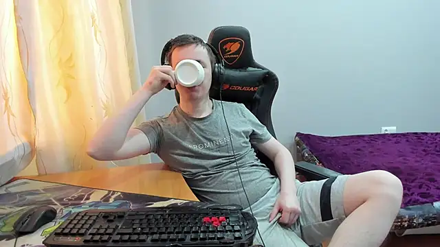 Snapshot of iliaskrislove chatting on December 18, 2025, 7:46 am iliaskrislove online show from December 18, 2025, 7:46 am