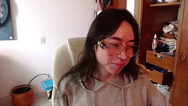 Snapshot of emily_pearl_ chatting on January 9, 2026, 2:57 pm emily pearl online show from January 9, 2026, 2:57 pm