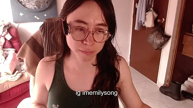 Snapshot of emily_pearl_ chatting on December 20, 2025, 9:17 pm emily pearl online show from December 20, 2025, 9:17 pm