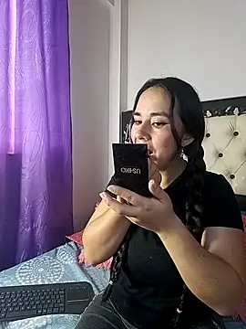 Veeronica Smith online show from February 20, 2025, 1:19 pm