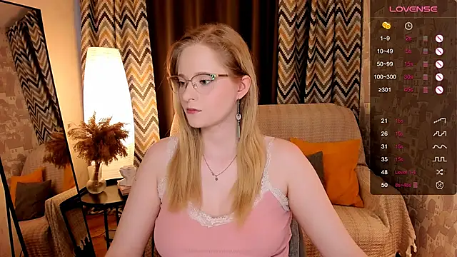 Snapshot of Aemilia_ chatting on October 10, 2025, 8:26 am Aemilia online show from October 10, 2025, 8:26 am