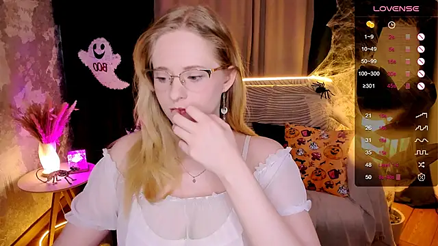 Snapshot of Aemilia_ chatting on October 26, 2025, 6:03 am Aemilia online show from October 26, 2025, 6:03 am