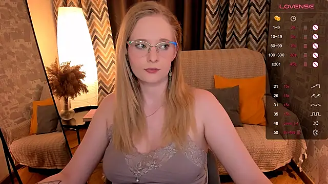 Snapshot of Aemilia_ chatting on October 6, 2025, 8:26 am Aemilia online show from October 6, 2025, 8:26 am