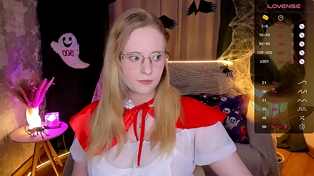 Snapshot of Aemilia_ chatting on October 29, 2025, 6:01 am Aemilia online show from October 29, 2025, 6:01 am