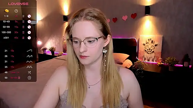 Snapshot of Aemilia_ chatting on September 18, 2025, 8:39 am Aemilia online show from September 18, 2025, 8:39 am
