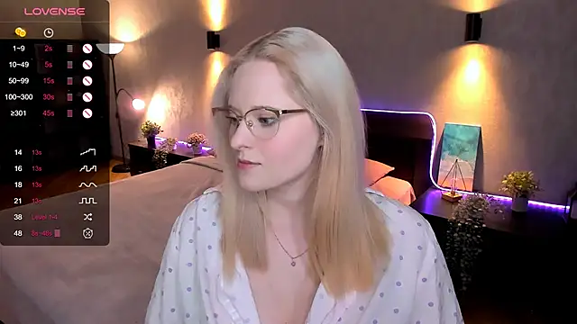 Snapshot of Aemilia_ chatting on February 18, 2025, 9:32 am Aemilia online show from February 18, 2025, 9:32 am