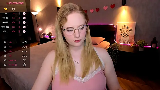 Snapshot of Aemilia_ chatting on September 21, 2025, 6:18 am Aemilia online show from September 21, 2025, 6:18 am