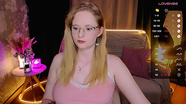 Snapshot of Aemilia_ chatting on October 19, 2025, 6:16 am Aemilia online show from October 19, 2025, 6:16 am