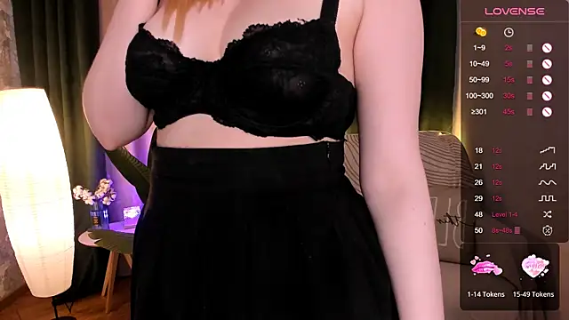 Snapshot of Aemilia_ chatting on March 19, 2025, 11:50 am Aemilia online show from March 19, 2025, 11:50 am