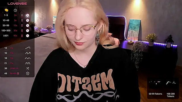 Snapshot of Aemilia_ chatting on February 4, 2025, 9:28 am Aemilia online show from February 4, 2025, 9:28 am
