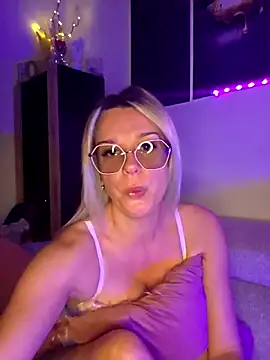 SpicyVicky online show from March 13, 2026, 5:45 am