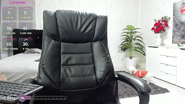 Snapshot of KattyeFox chatting on February 6, 2026, 10:28 pm KattyeFox online show from February 6, 2026, 10:28 pm