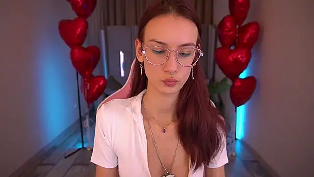 Snapshot of CozyMell chatting on February 20, 2025, 2:02 pm CozyMell online show from February 20, 2025, 2:02 pm