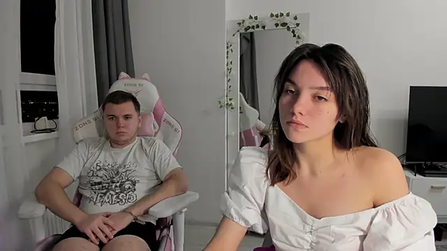 MashkaRay online show from November 16, 2025, 6:12 pm