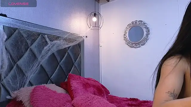 ximenawilliamss online show from October 15, 2025, 12:02 pm