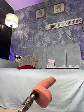 antonelaswete02 online show from April 16, 2026, 11:40 pm