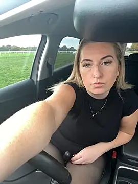 Rebeccaxxx online show from November 5, 2025, 2:09 pm