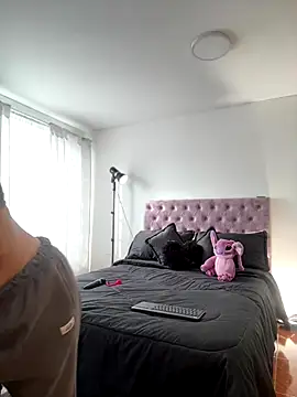 samantha evans2 online show from November 11, 2025, 9:31 pm