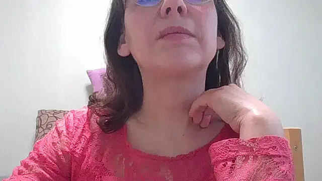 Snapshot of HollyJewel chatting on February 12, 2026, 12:49 pm HollyJewel online show from February 12, 2026, 12:49 pm