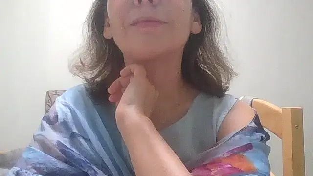 Snapshot of HollyJewel chatting on December 1, 2025, 3:35 pm HollyJewel online show from December 1, 2025, 3:35 pm