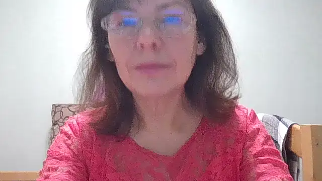 Snapshot of HollyJewel chatting on January 11, 2026, 5:42 pm HollyJewel online show from January 11, 2026, 5:42 pm