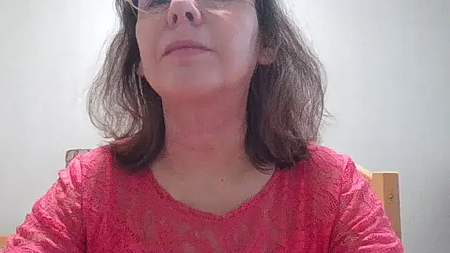 Snapshot of HollyJewel chatting on December 16, 2025, 9:13 am HollyJewel online show from December 16, 2025, 9:13 am