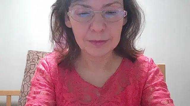 Snapshot of HollyJewel chatting on January 5, 2026, 6:33 pm HollyJewel online show from January 5, 2026, 6:33 pm