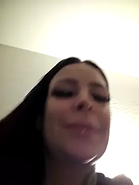 BoeseMoni1998 online show from April 17, 2026, 7:49 pm