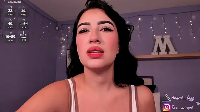 Snapshot of angeel_fox chatting on January 12, 2025, 7:21 pm angeel fox online show from January 12, 2025, 7:21 pm