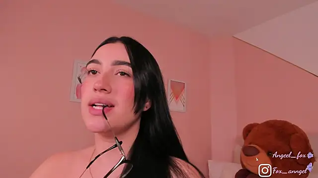 angeel fox online show from November 21, 2025, 6:56 am