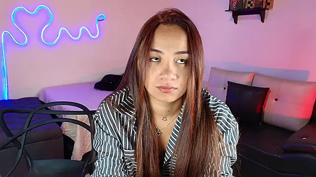 Snapshot of Jules_n_Gia chatting on March 8, 2025, 9:18 pm Jules n Gia online show from March 8, 2025, 9:18 pm